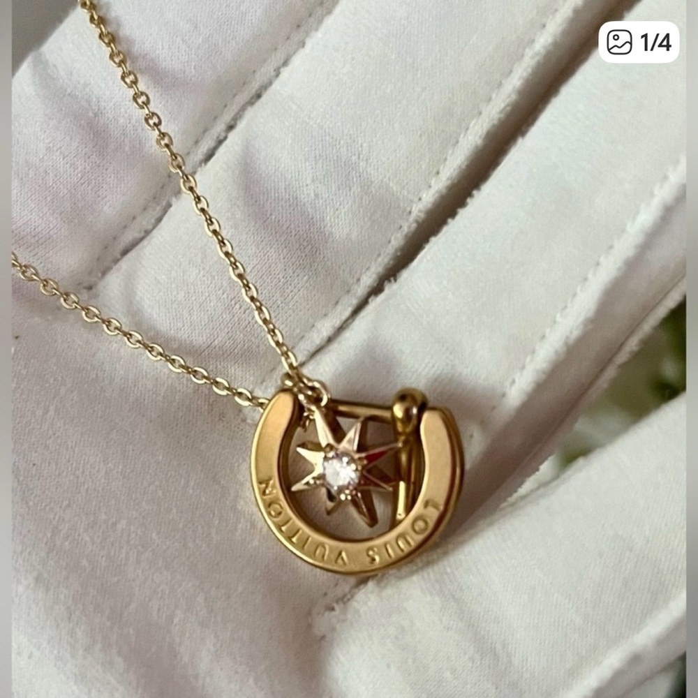 Louis Vuitton Gold Star Pendant Necklace